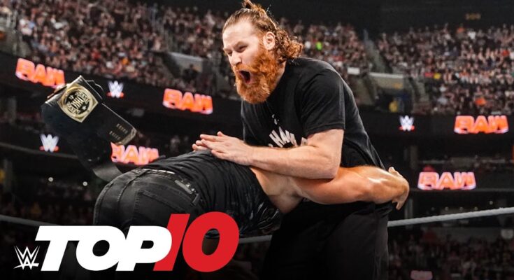 Top 10 Raw Moments: July 1, 2024